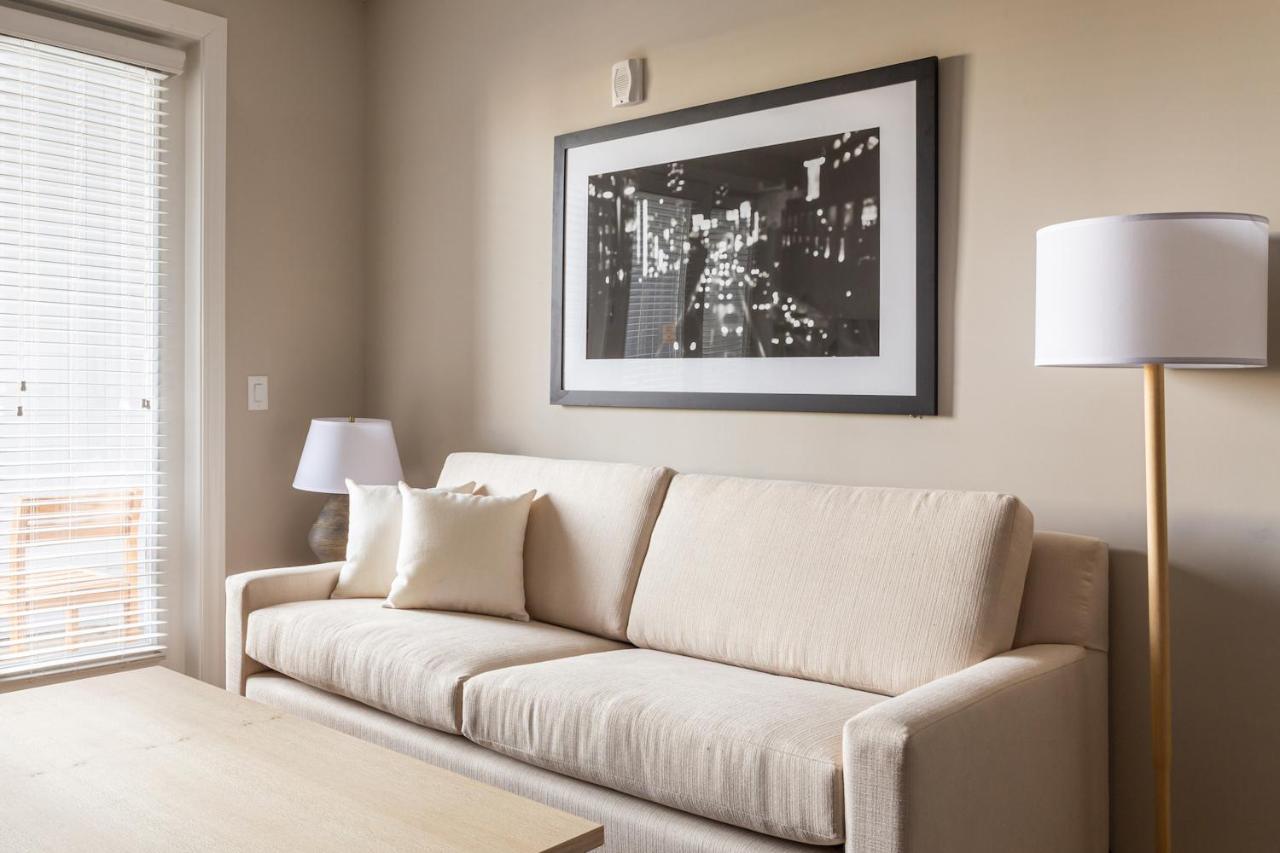 Kasa Freemorewest Charlotte Room photo